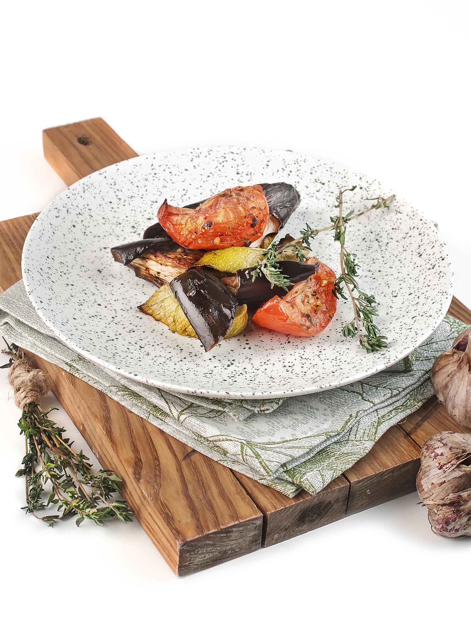 Table with plated courses